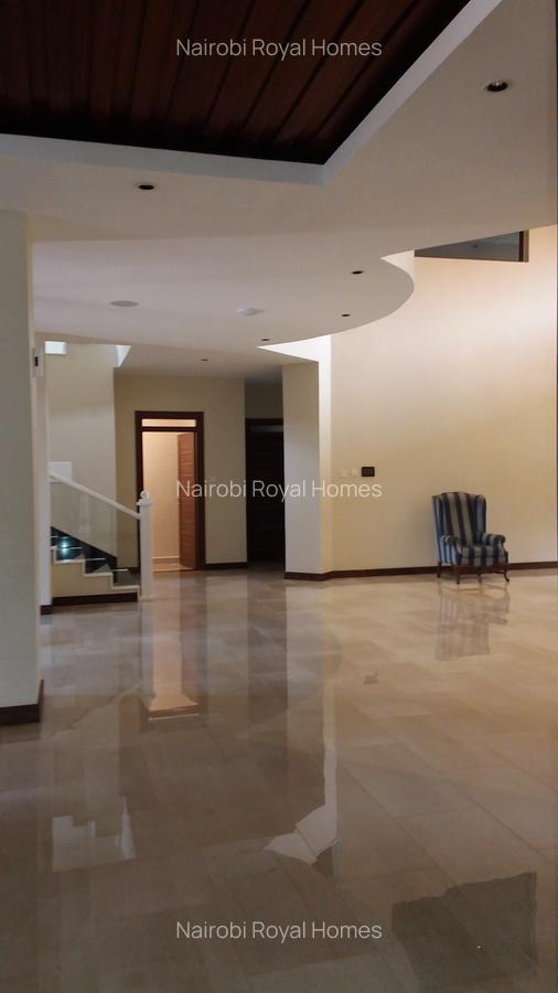 5 Bed House with En Suite at Flem Tree - 6