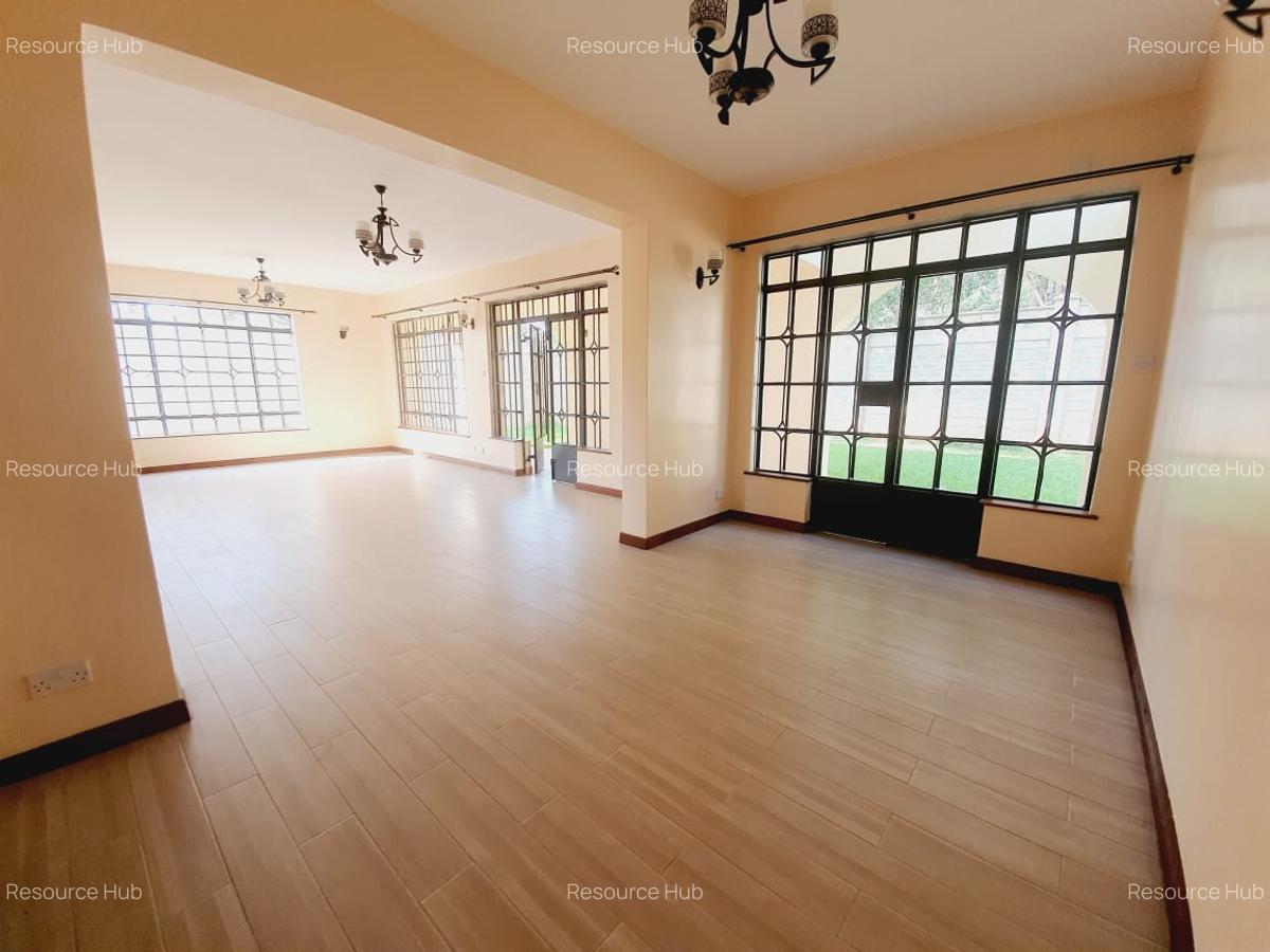 4 Bed Townhouse with En Suite at Riverside - 7