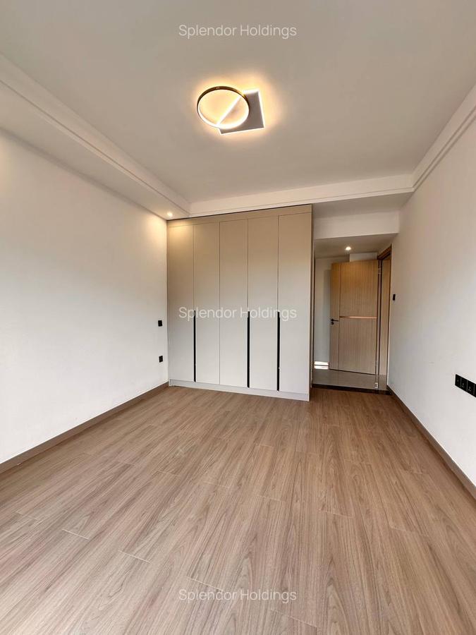 2 Bed Apartment with Swimming Pool in Riverside - 5