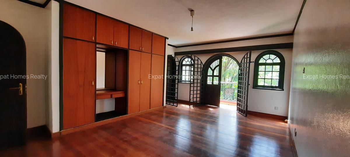 4 Bed Villa with En Suite in Lavington - 13