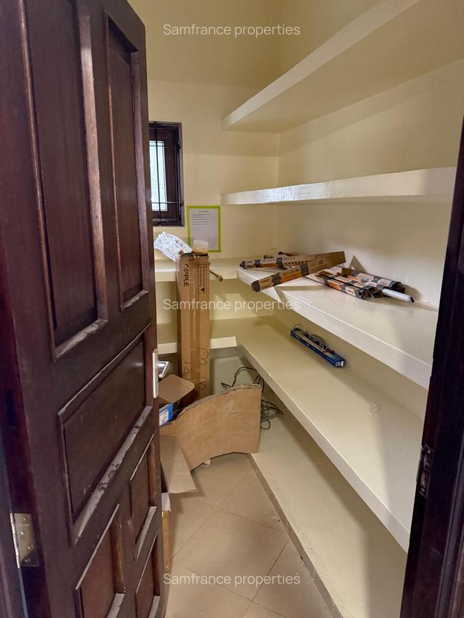 5 Bed Townhouse with En Suite at Greenwood - 5