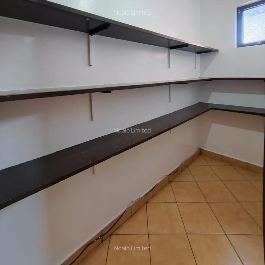 3 Bed Apartment with En Suite at Lavington - 6