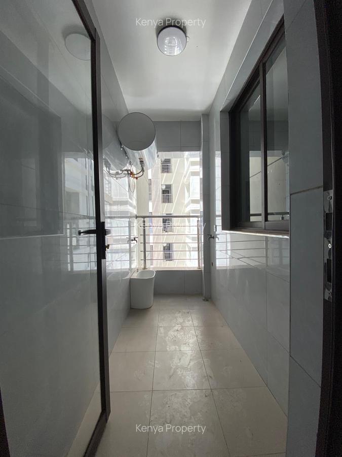 3 Bed Apartment with En Suite at Riverside Drive - 13