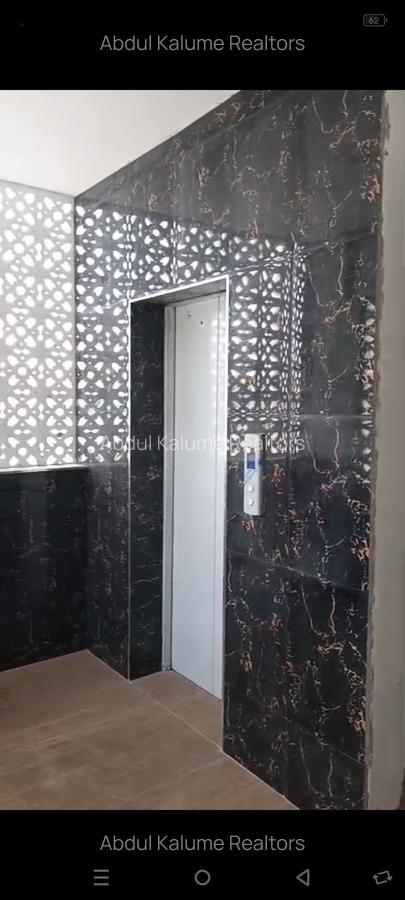 Serviced 2 Bed Apartment with En Suite at Tudor - 2