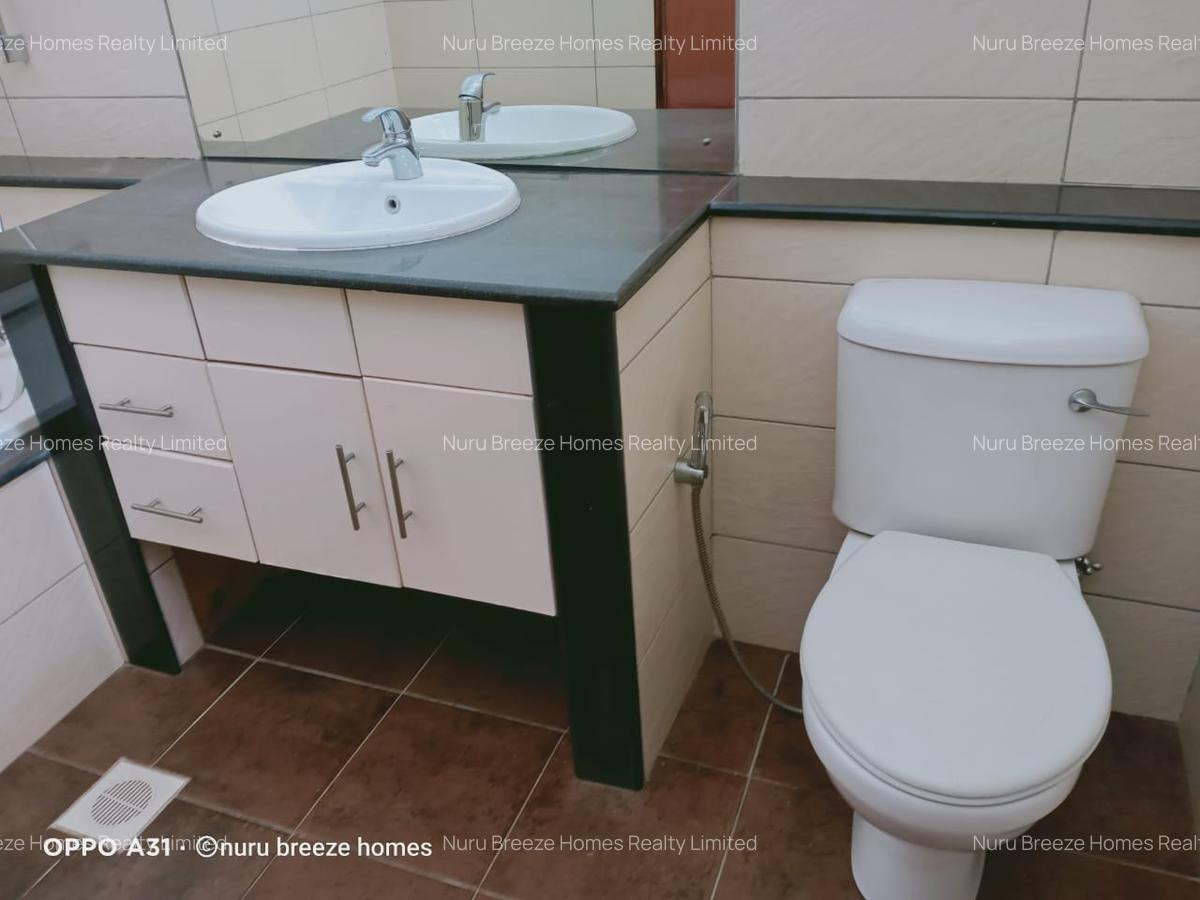 4 Bed Townhouse with En Suite in Lavington - 19