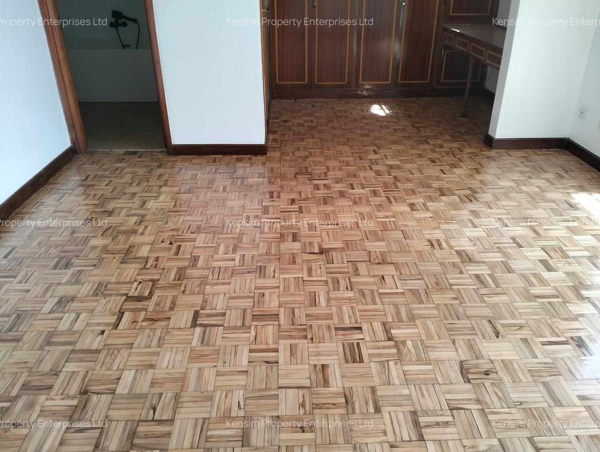 4 Bed Townhouse with En Suite in Lavington - 18