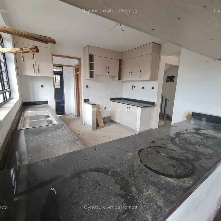 5 Bed Townhouse with En Suite at Gikambura - 10