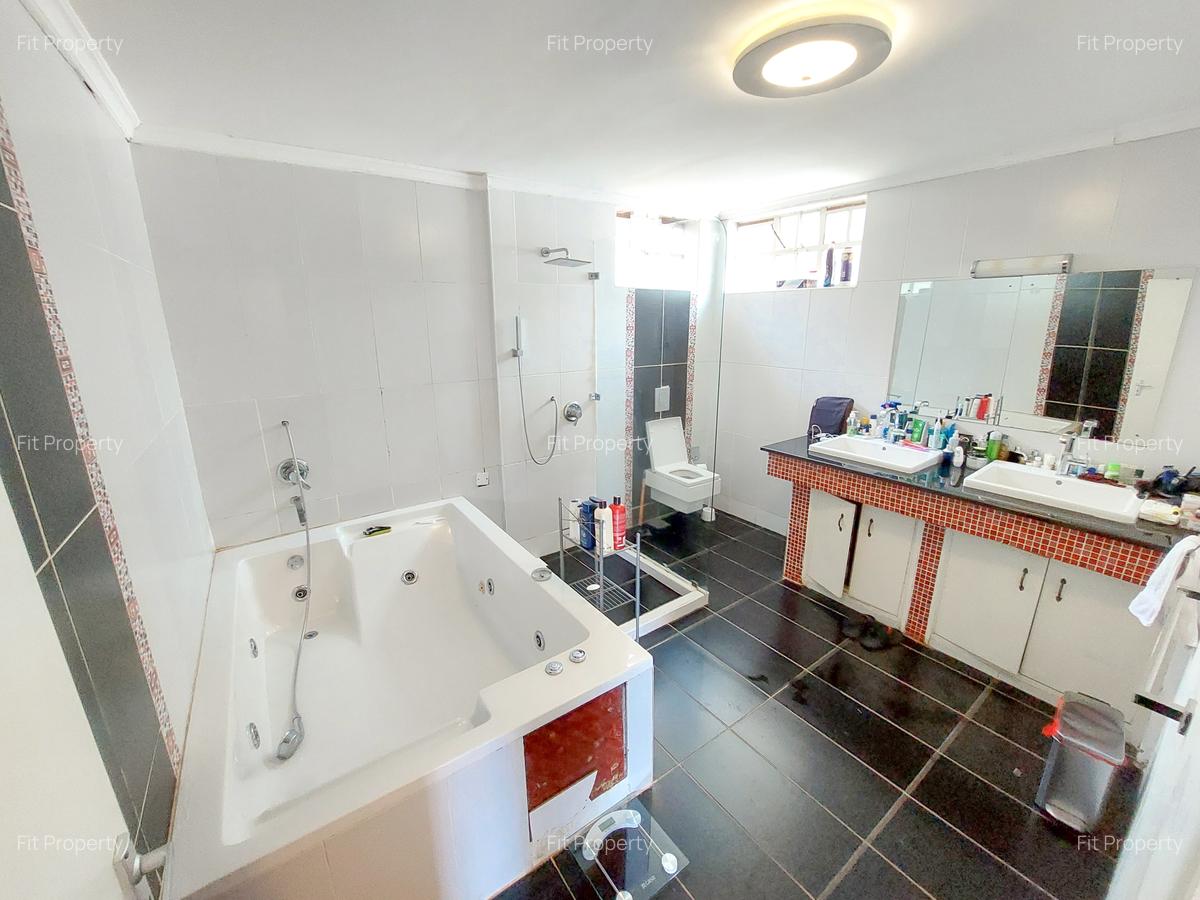 5 Bed House with En Suite in Muthaiga - 12