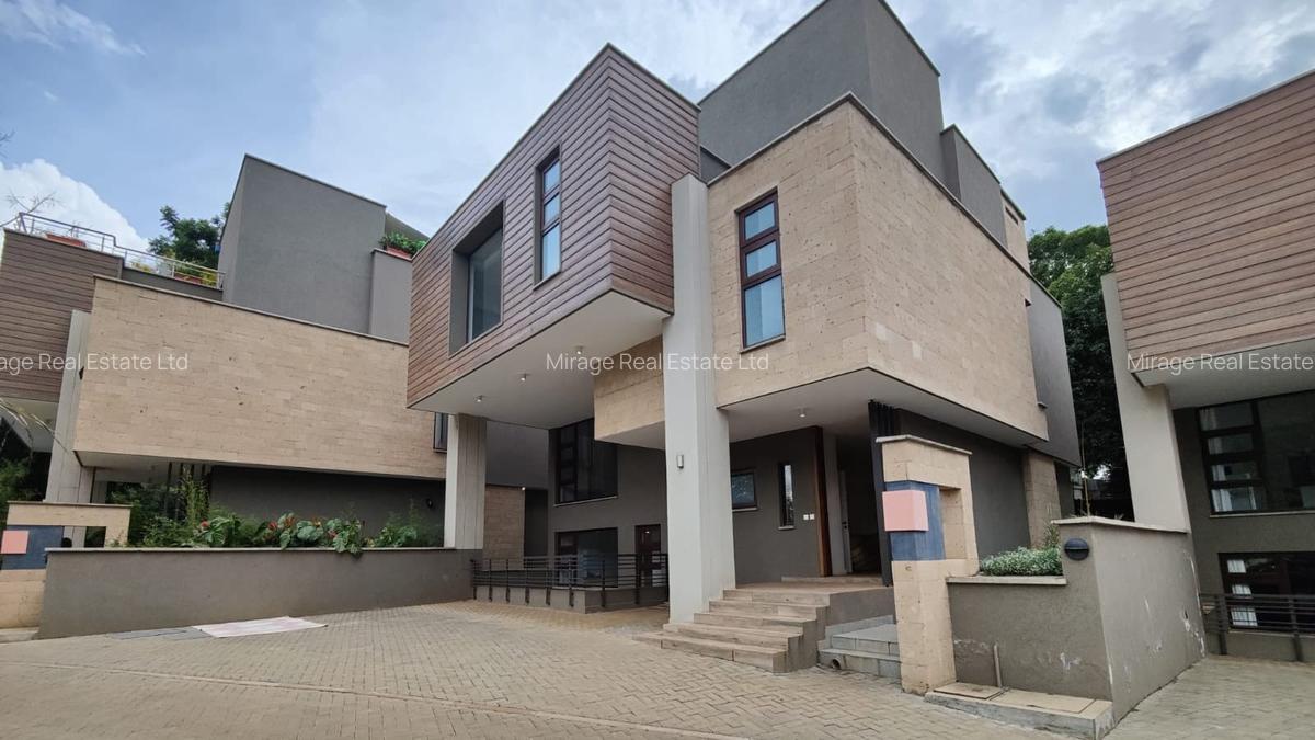 4 Bed Villa with En Suite in Lavington - 3