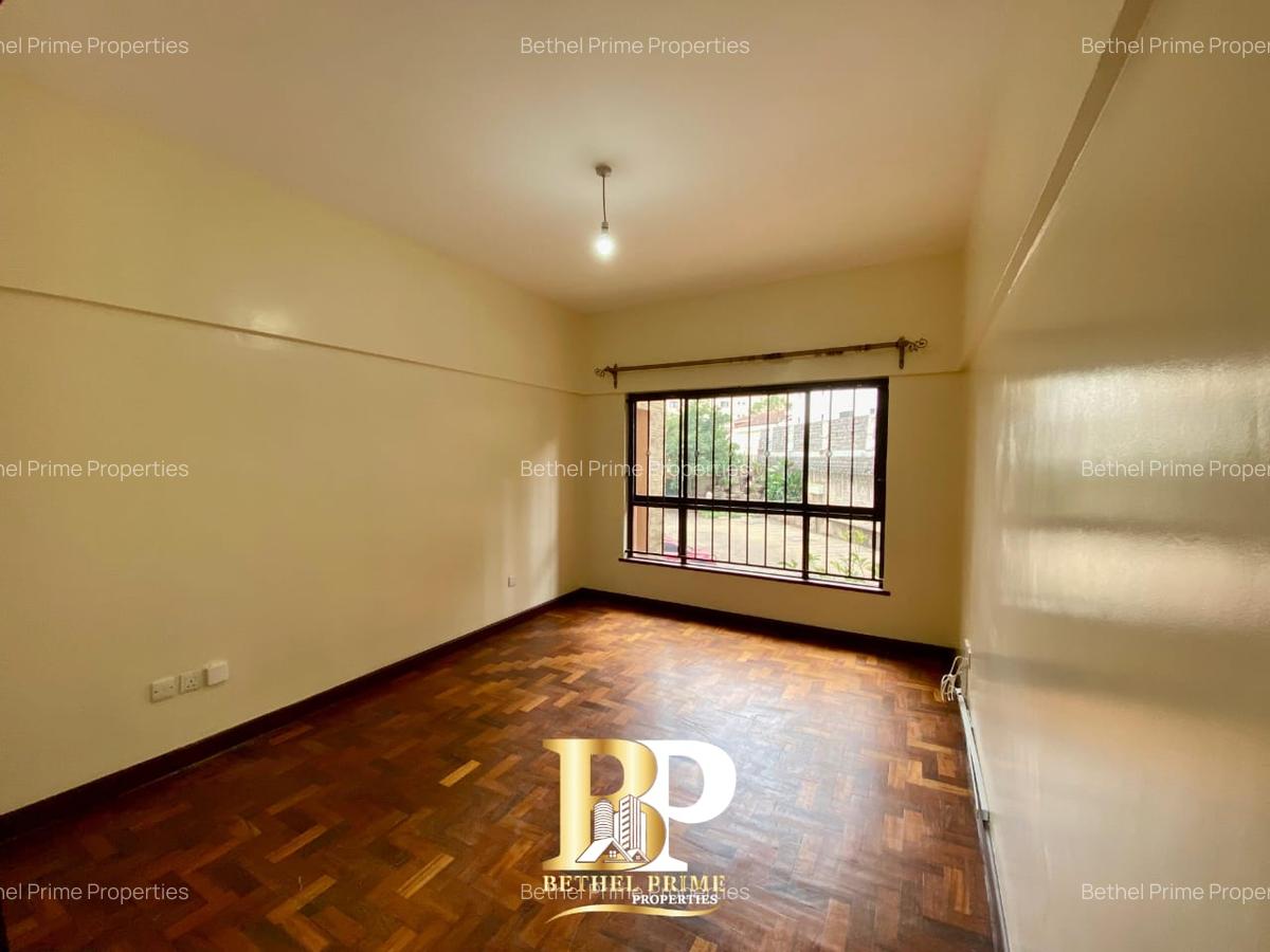 4 Bed Apartment with En Suite in Brookside - 9