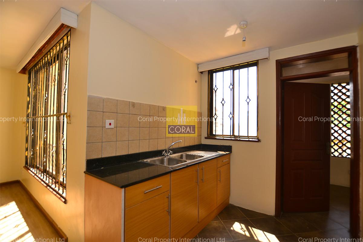 3 Bed Apartment with Lift in Kilimani - 5