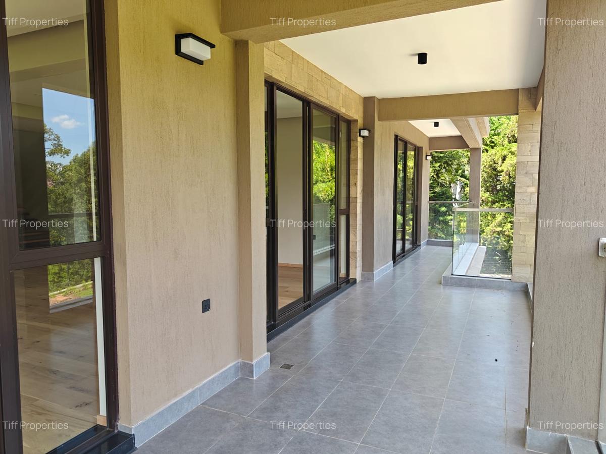 6 Bed House in Nyari - 4