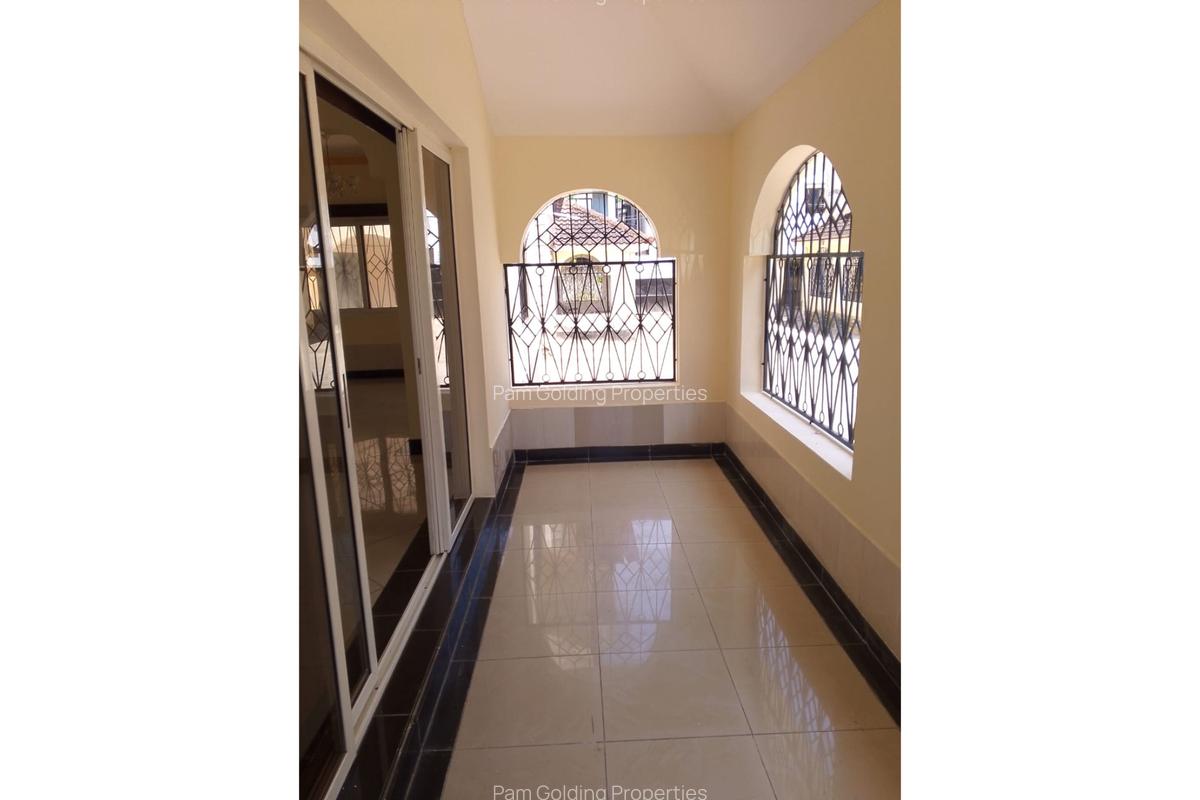 4 Bed Townhouse with En Suite in Nyali Area - 5