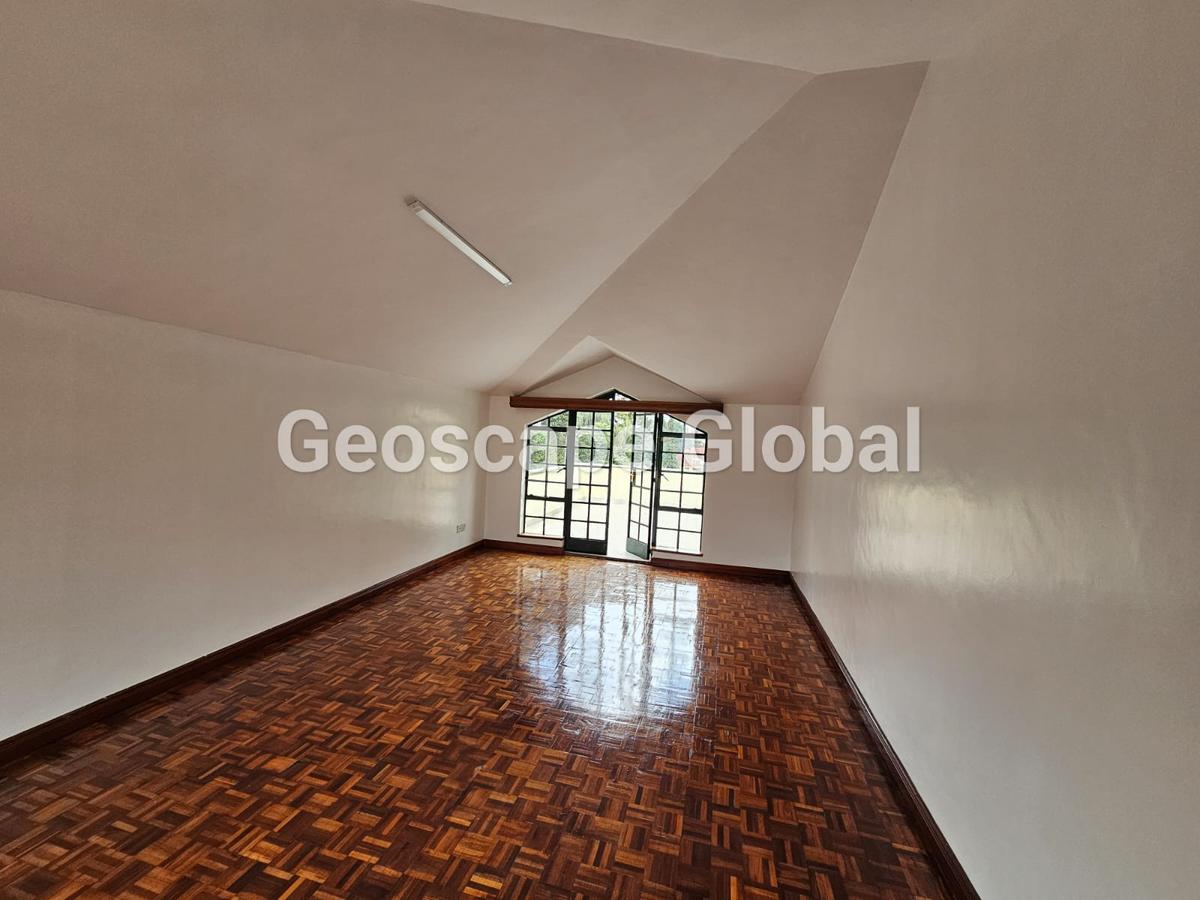 5 Bed House with En Suite in Spring Valley - 7