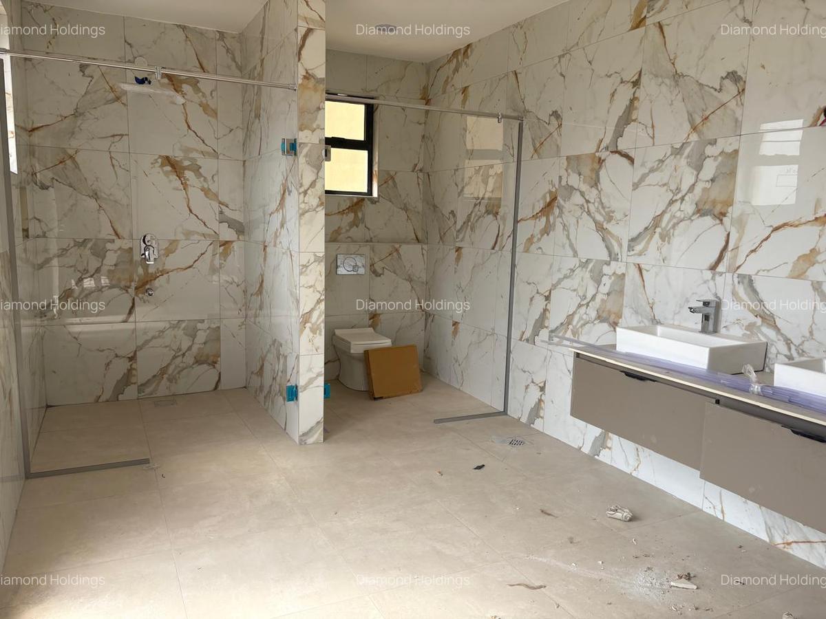 3 Bed Apartment with En Suite at Brookside - 9