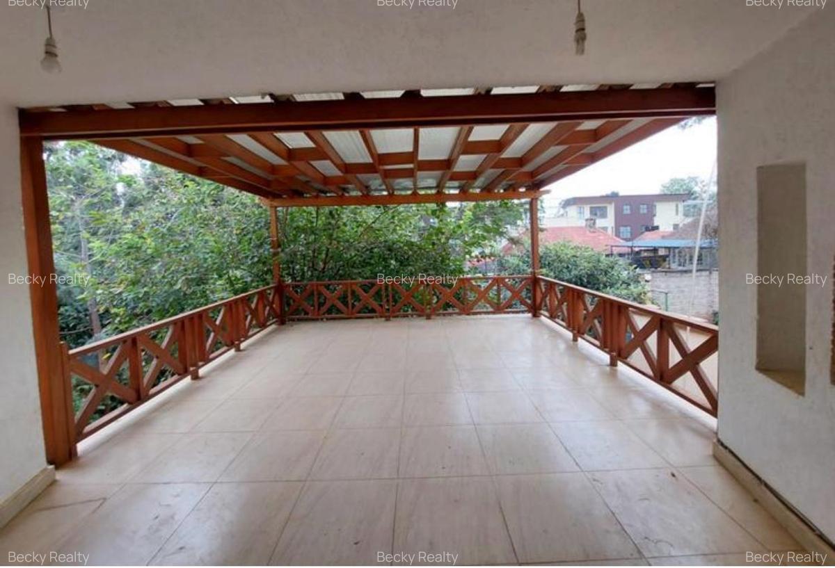 4 Bed Villa with En Suite in Lavington - 3