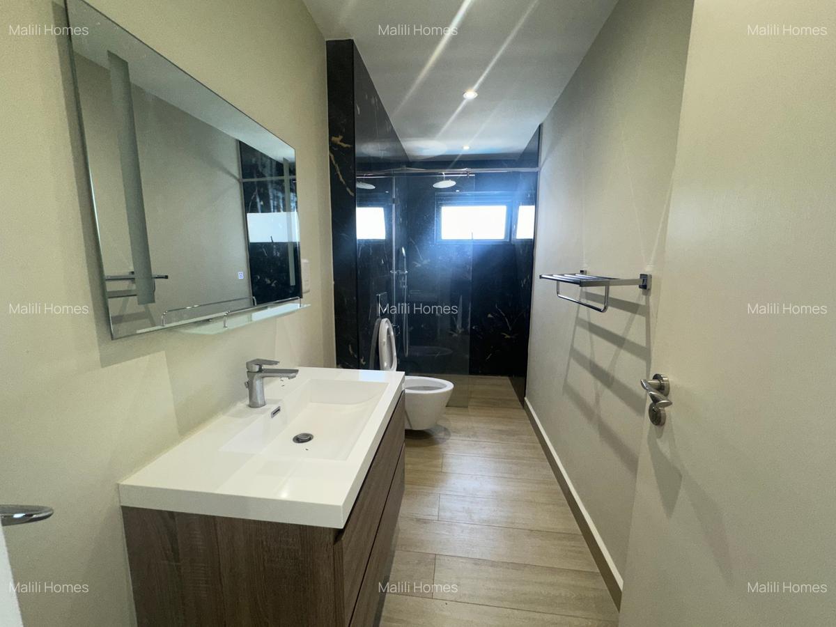 2 Bed Apartment in Riverside - 6