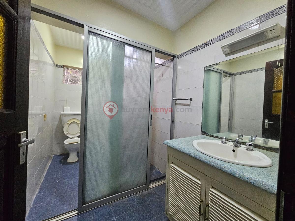4 Bed Townhouse with En Suite in Karen - 9