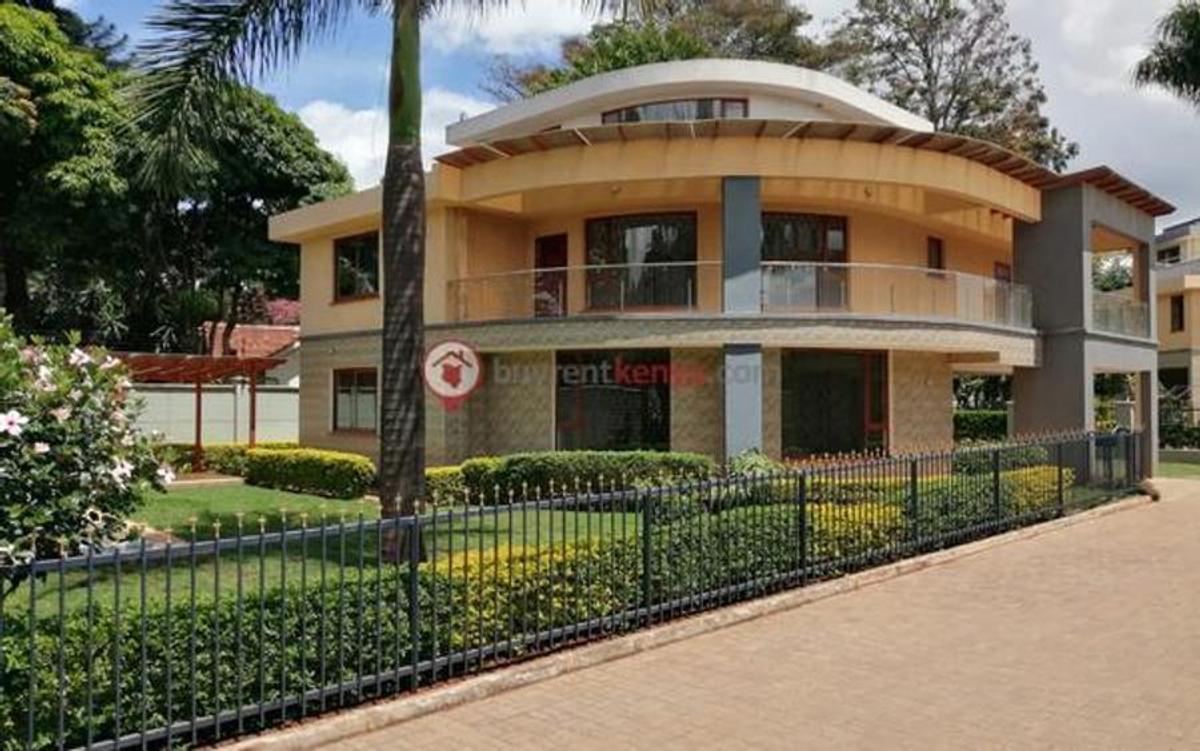 5 Bed Townhouse with En Suite at Lavington - 1