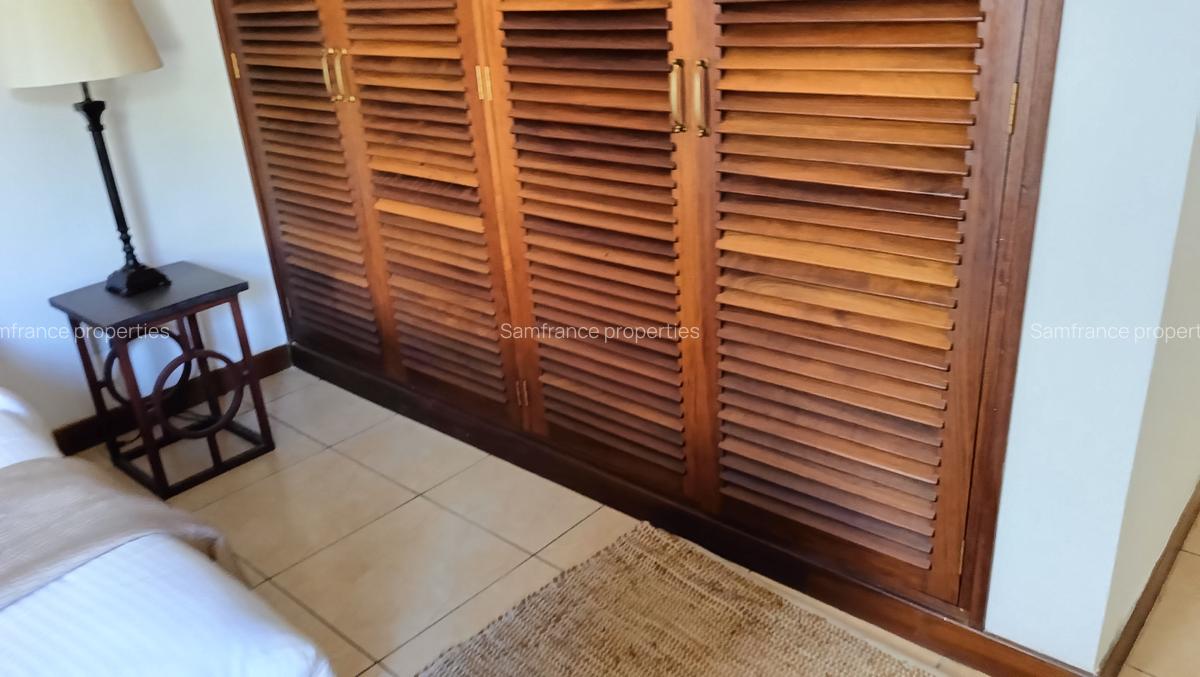 4 Bed Townhouse with En Suite at Greenwood Drive - 10