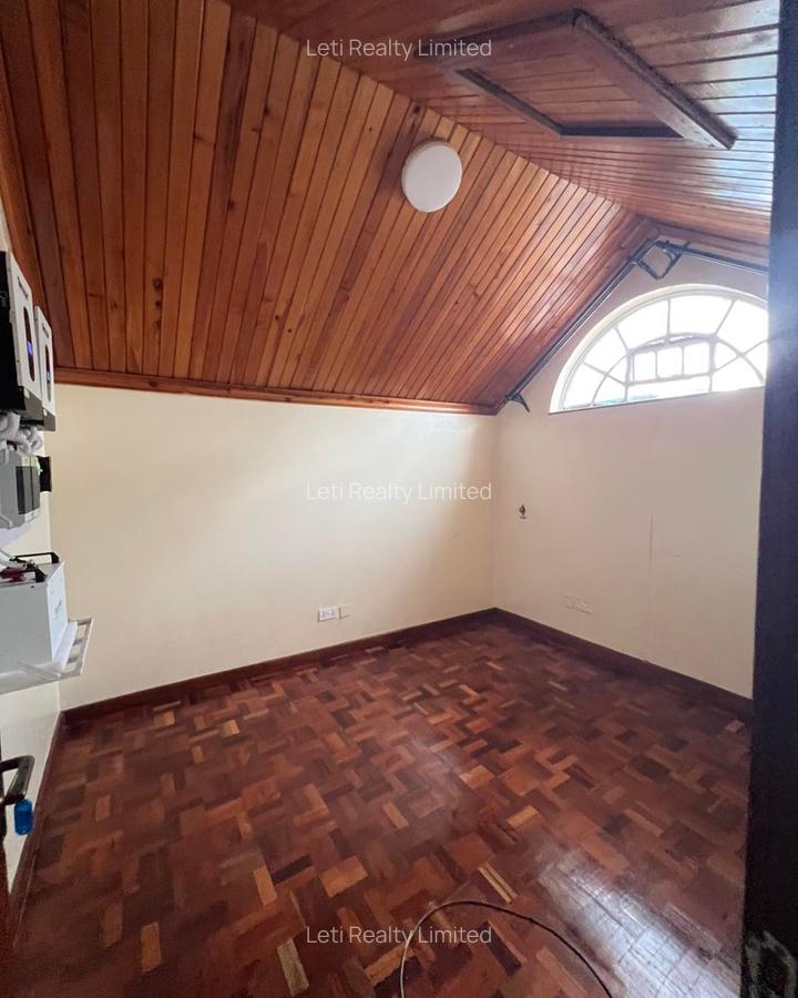 5 Bed Townhouse with En Suite in Lavington - 9