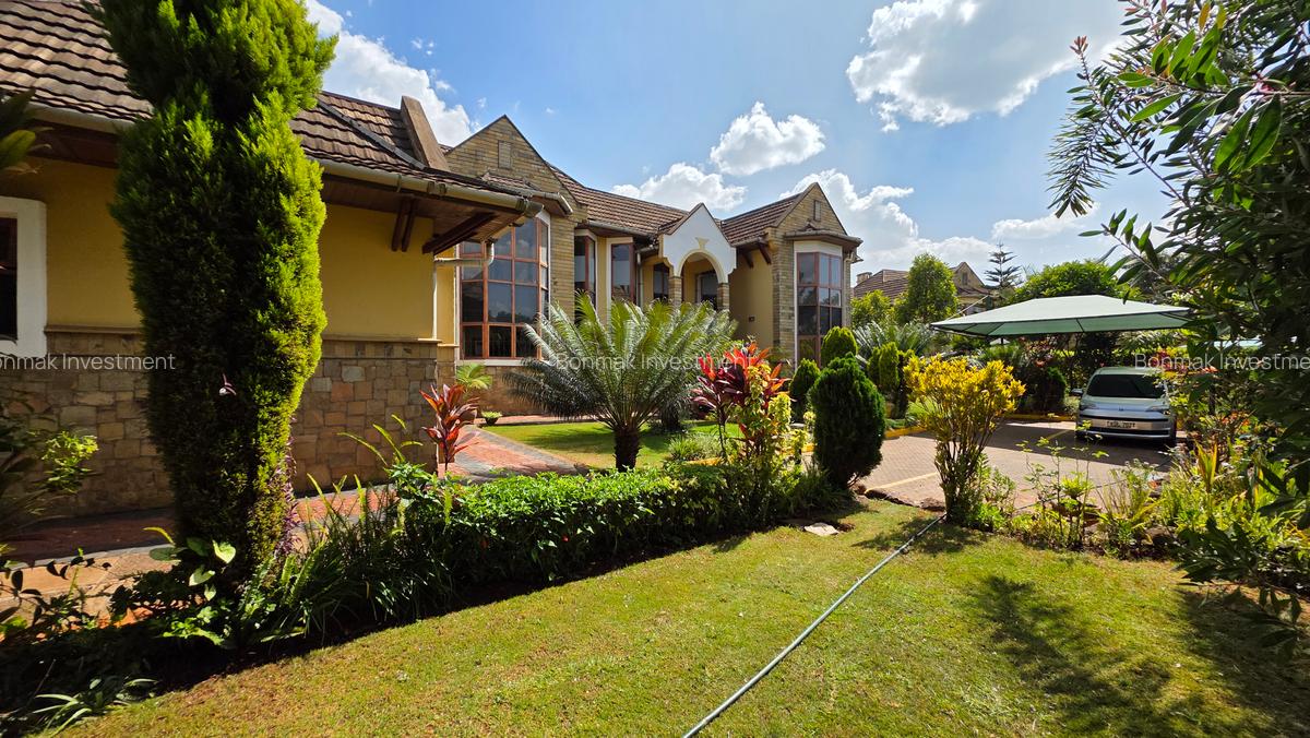 5 Bed Townhouse with En Suite at Old Runda - 1