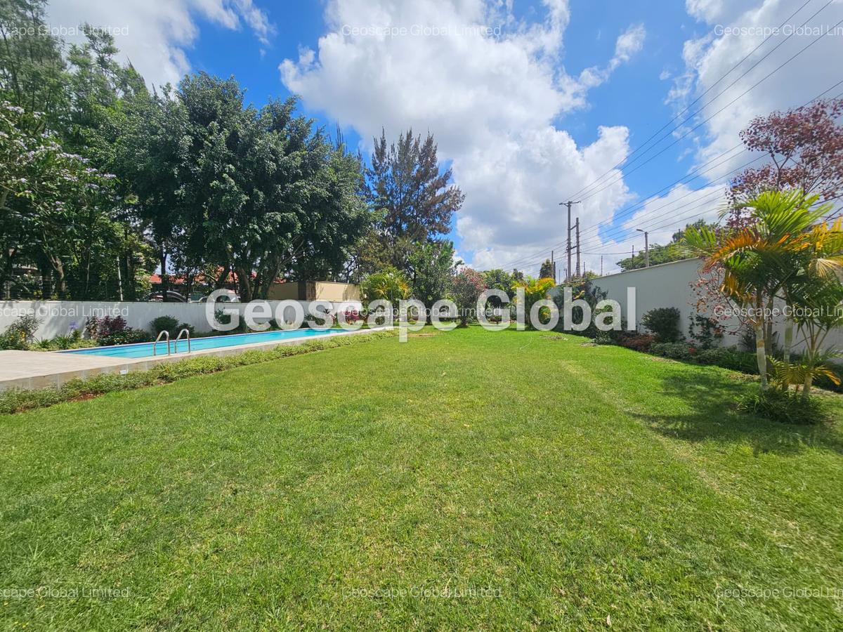 4 Bed House with En Suite in Runda - 2