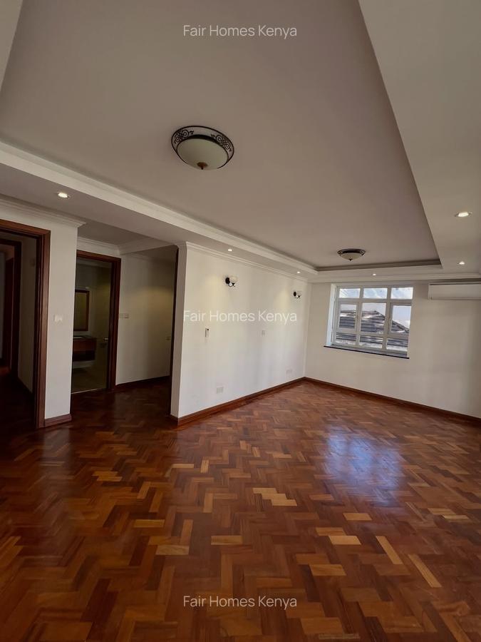 5 Bed Townhouse with En Suite at Lavington Green - 7