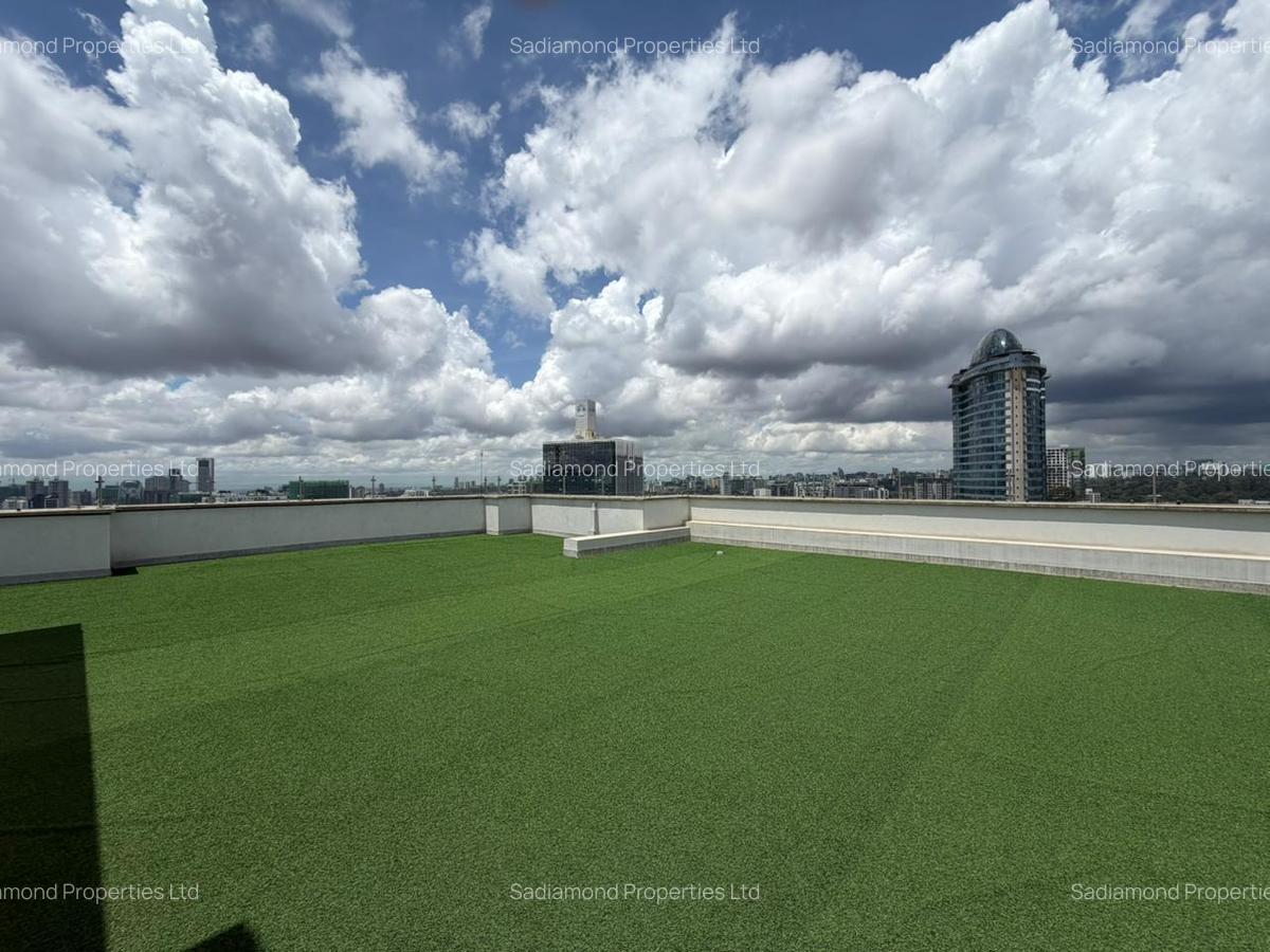 3 Bed Apartment with En Suite in Brookside - 15