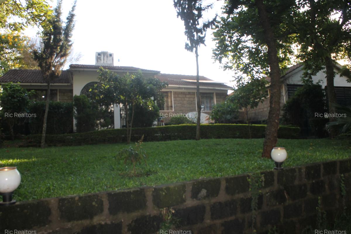 4 Bed House with En Suite at Kerarapon Drive - 5