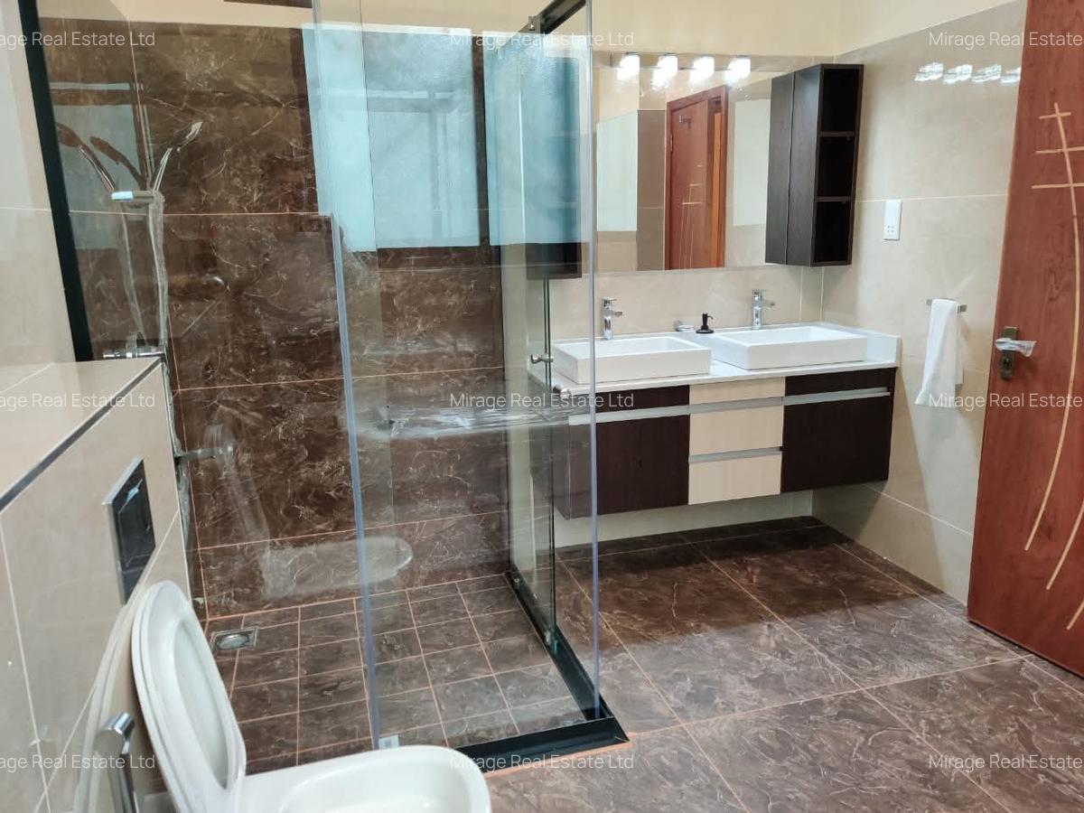 4 Bed Villa with En Suite in Westlands Area - 8