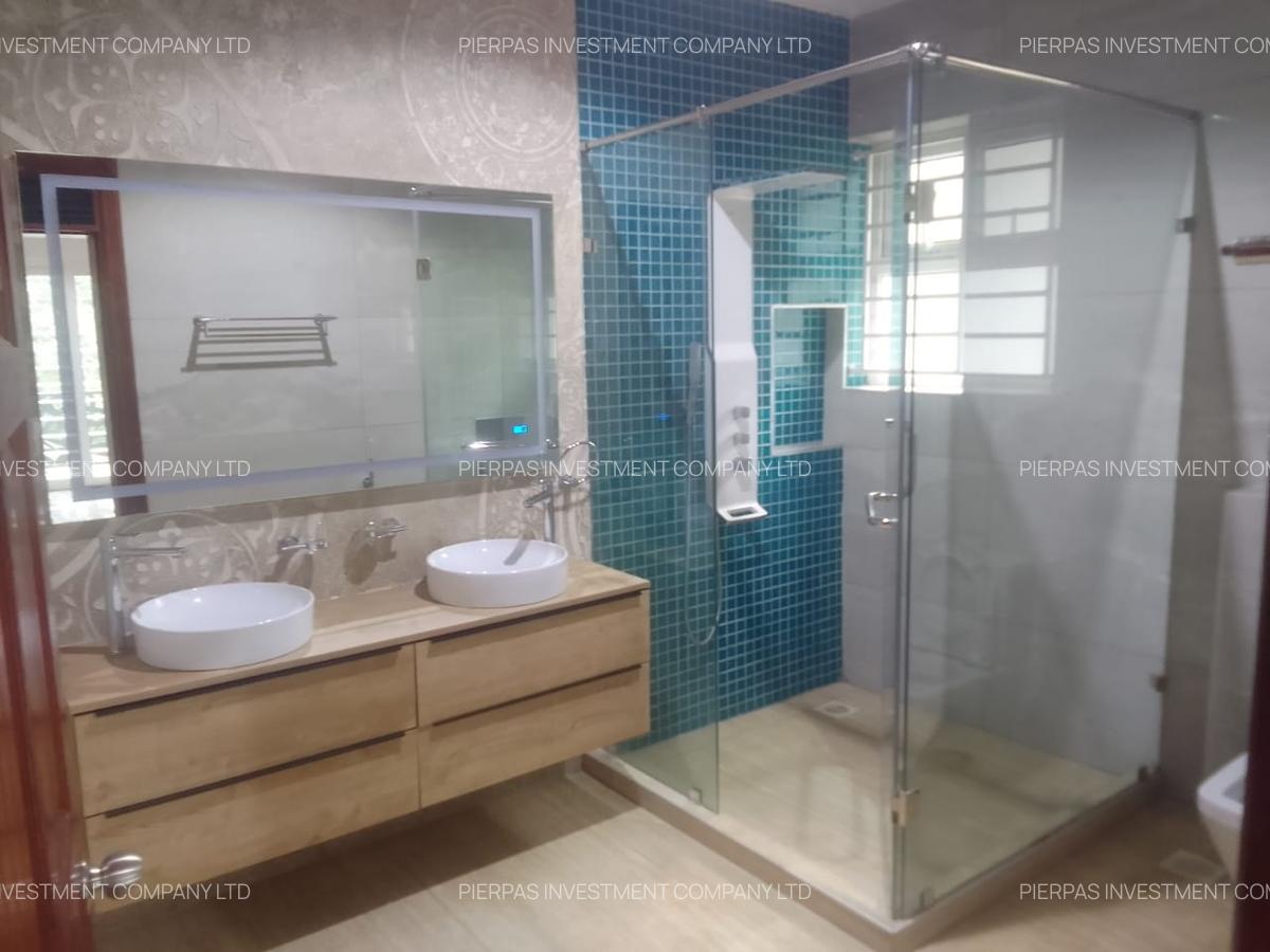 5 Bed Townhouse with En Suite in Rosslyn - 16