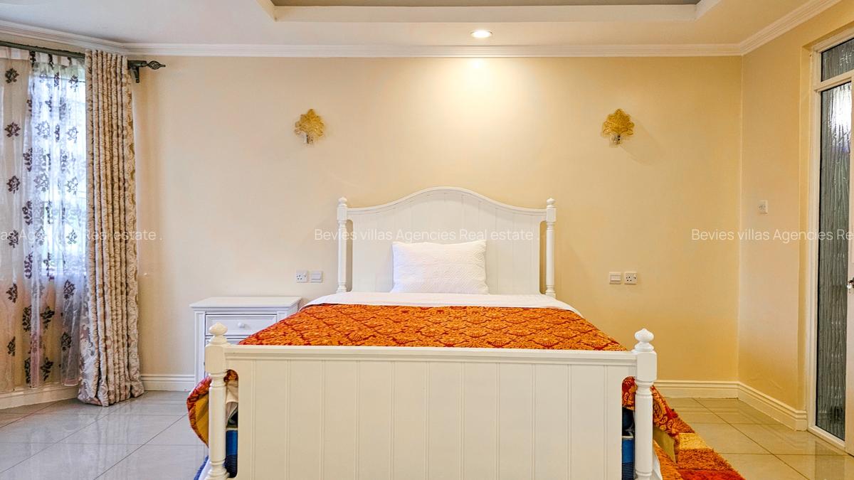 4 Bed House with En Suite at Kitsuru - 15