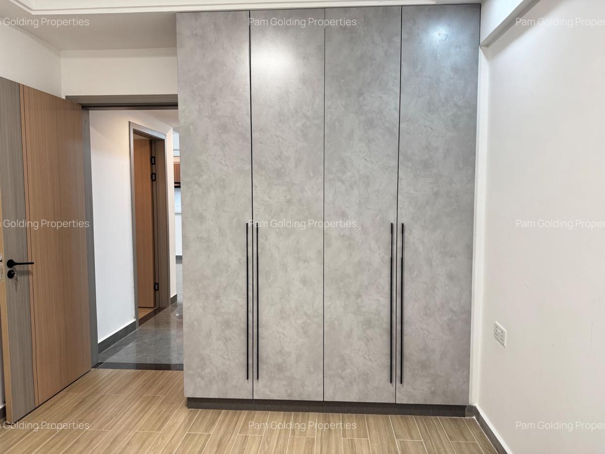 2 Bed Apartment with En Suite in Riverside - 15