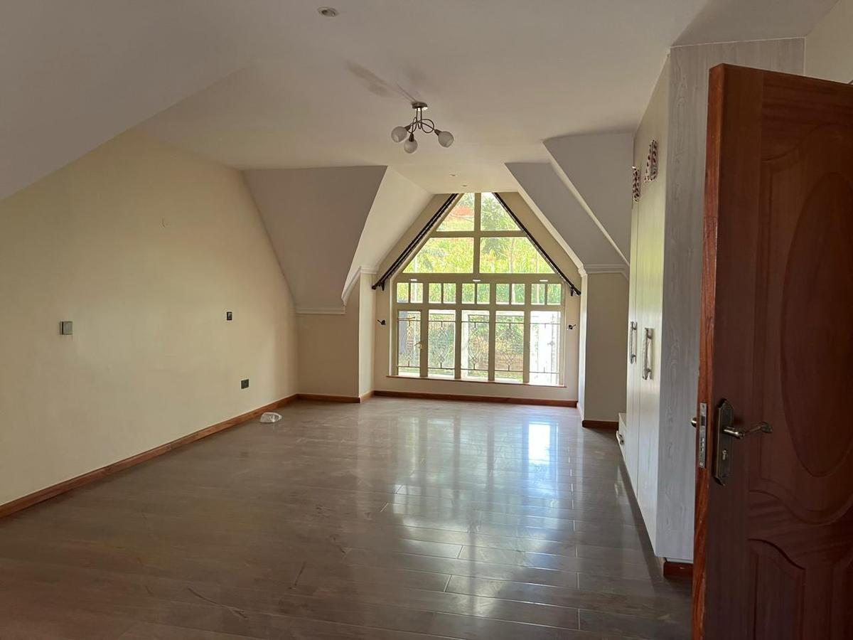 8 Bed House with En Suite at Nyari - 14