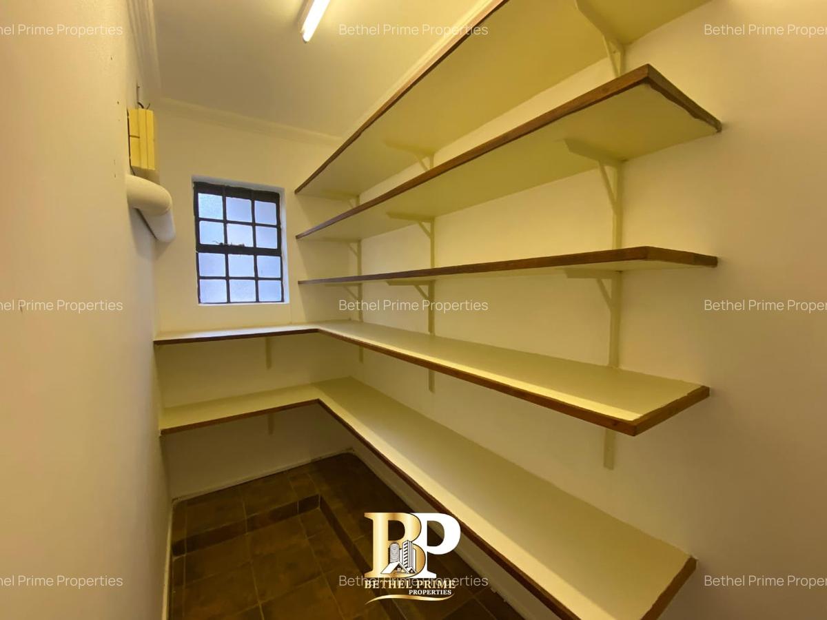 4 Bed Townhouse with En Suite in Spring Valley - 16