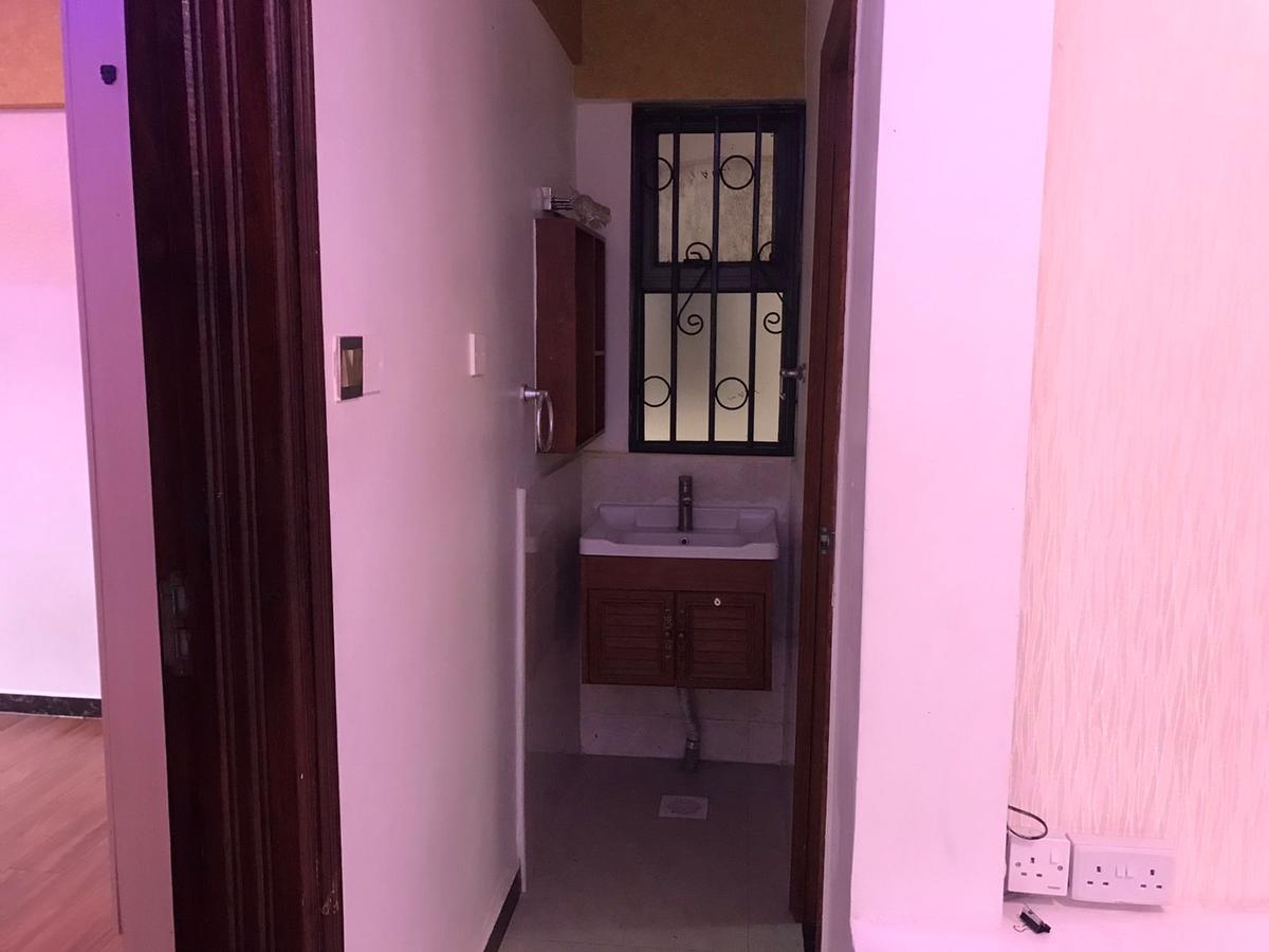 Serviced 1 Bed Apartment with En Suite at Kilimani - 5