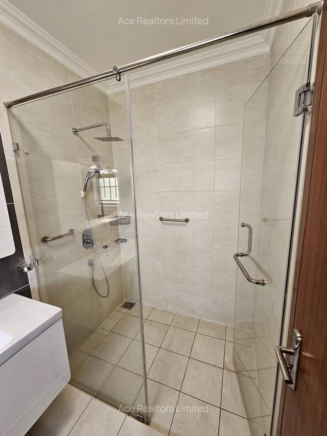 4 Bed Apartment with En Suite at General Mathenge - 11