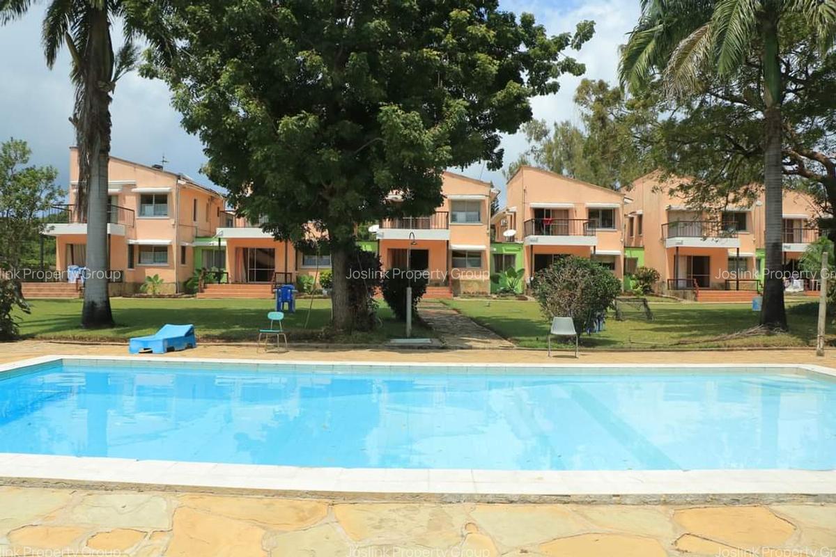 Serviced 3 Bed Apartment with En Suite in Nyali Area - 1