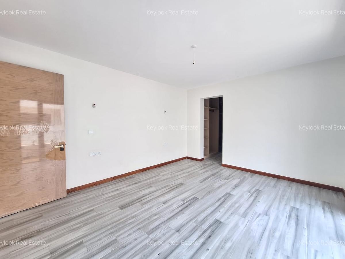 5 Bed Townhouse with En Suite at Lavington - 5