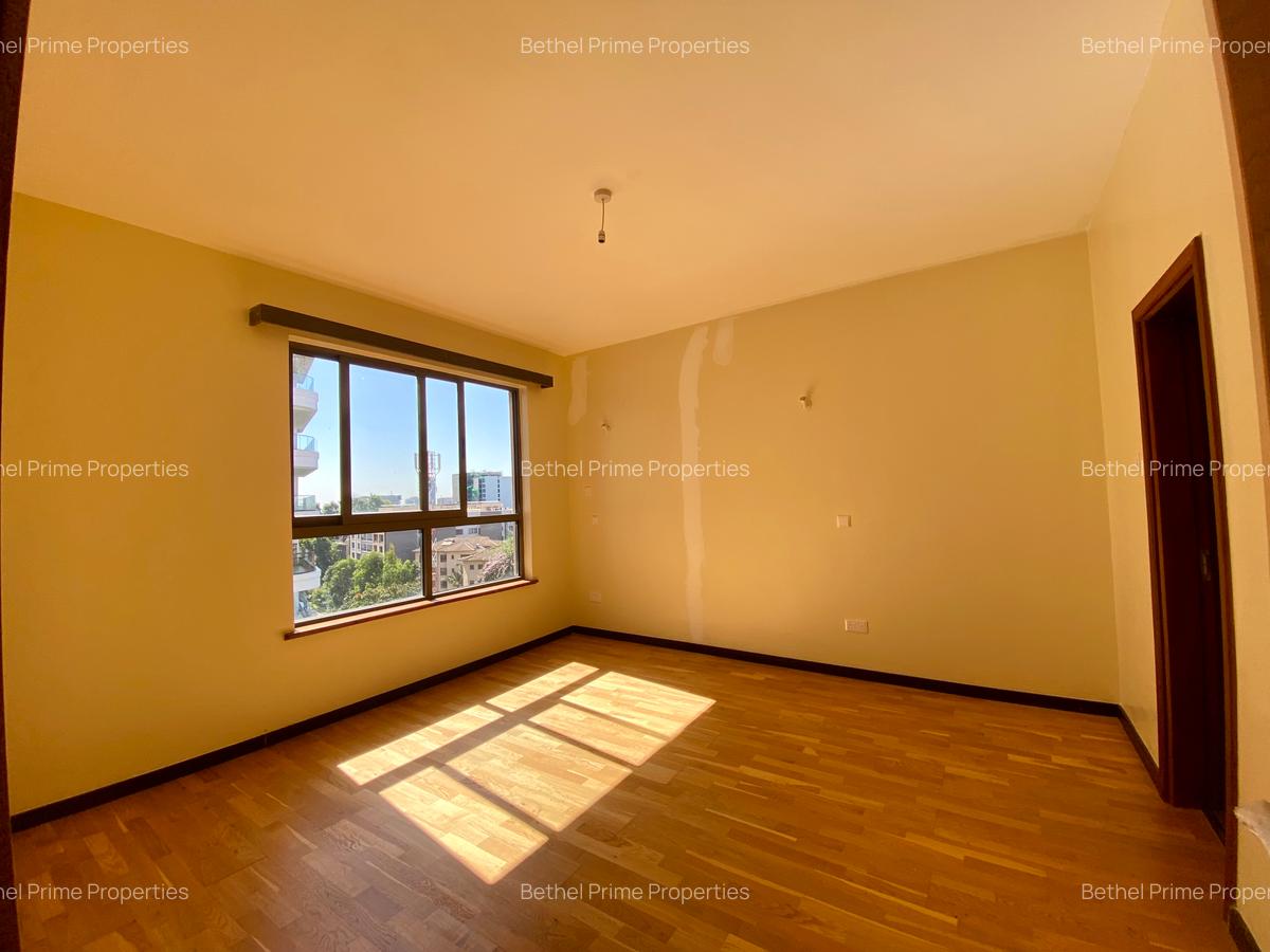4 Bed Apartment with En Suite in General Mathenge - 3