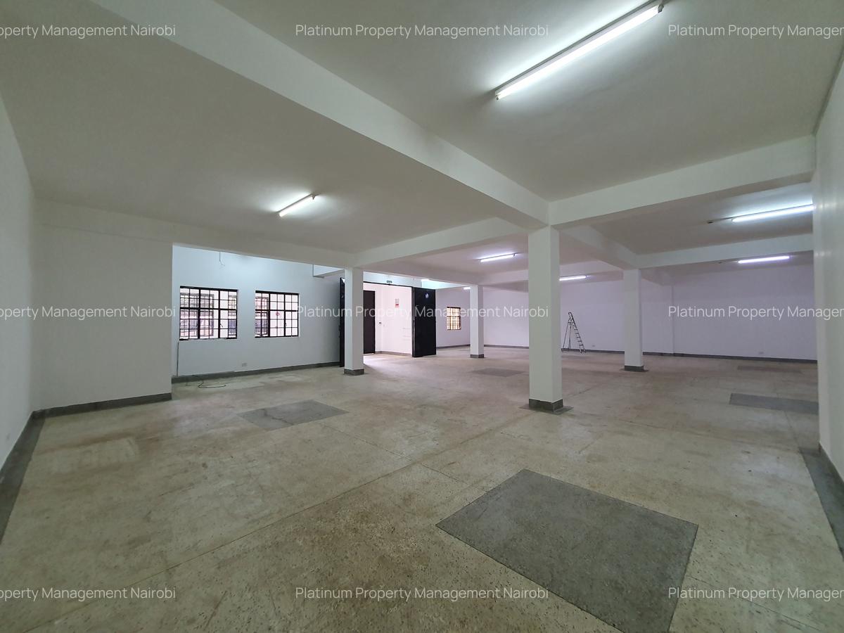 4,250 ft² Warehouse with Service Charge Included at Road A - 5