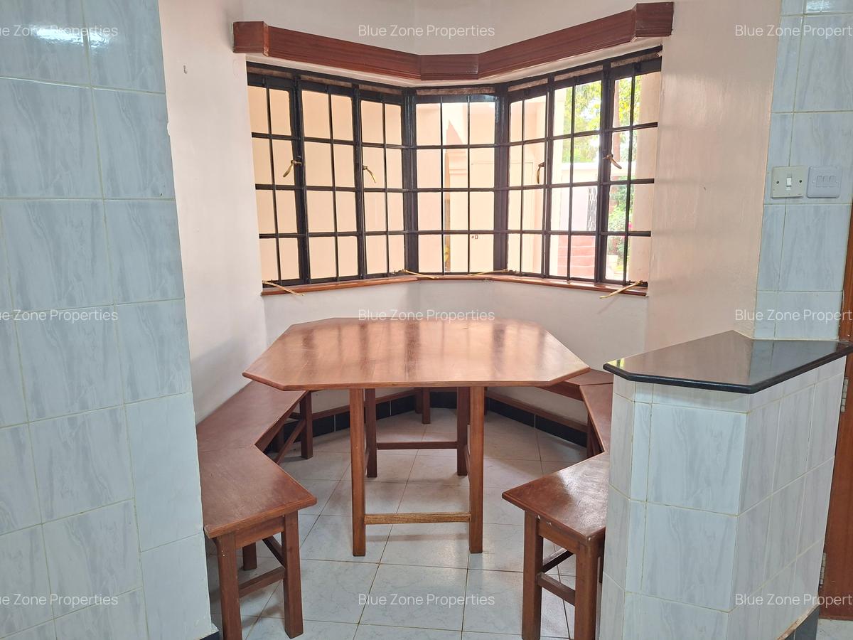 4 Bed House with En Suite at Off Mimosa Rd - 9