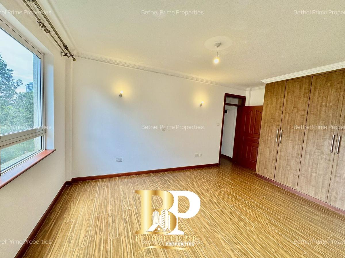 3 Bed Apartment with En Suite in Riverside - 18