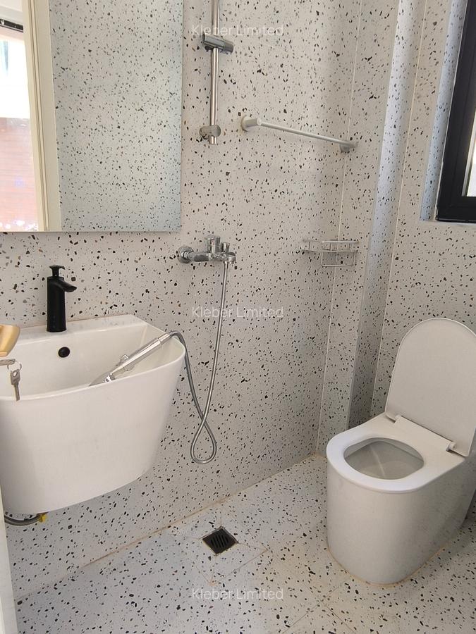 5 Bed Villa with En Suite in Lavington - 14