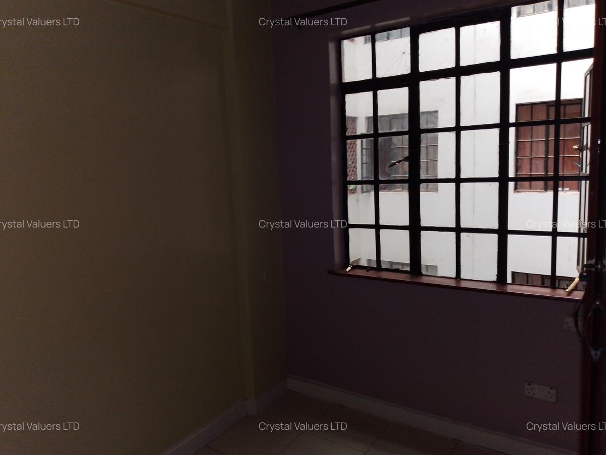 2 Bed Apartment with Lift in Highrise - 8