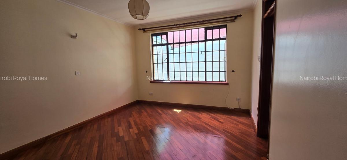 4 Bed Townhouse with En Suite at Lavington Green - 16