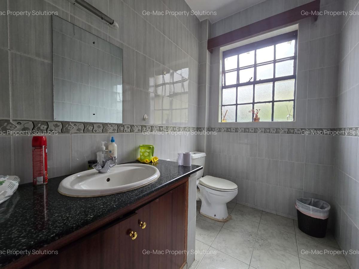 4 Bed Townhouse with En Suite in Lavington - 10