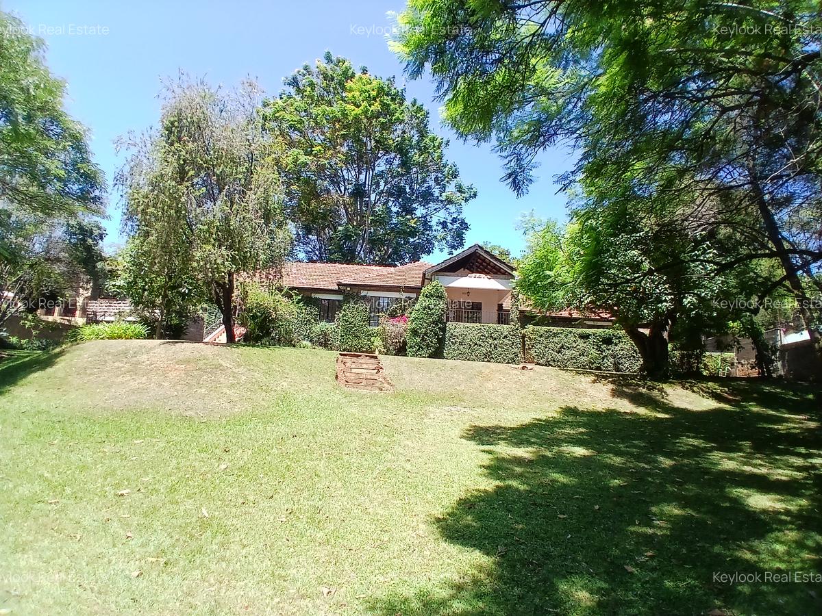 4 Bed House with En Suite at Lavington Green - 1