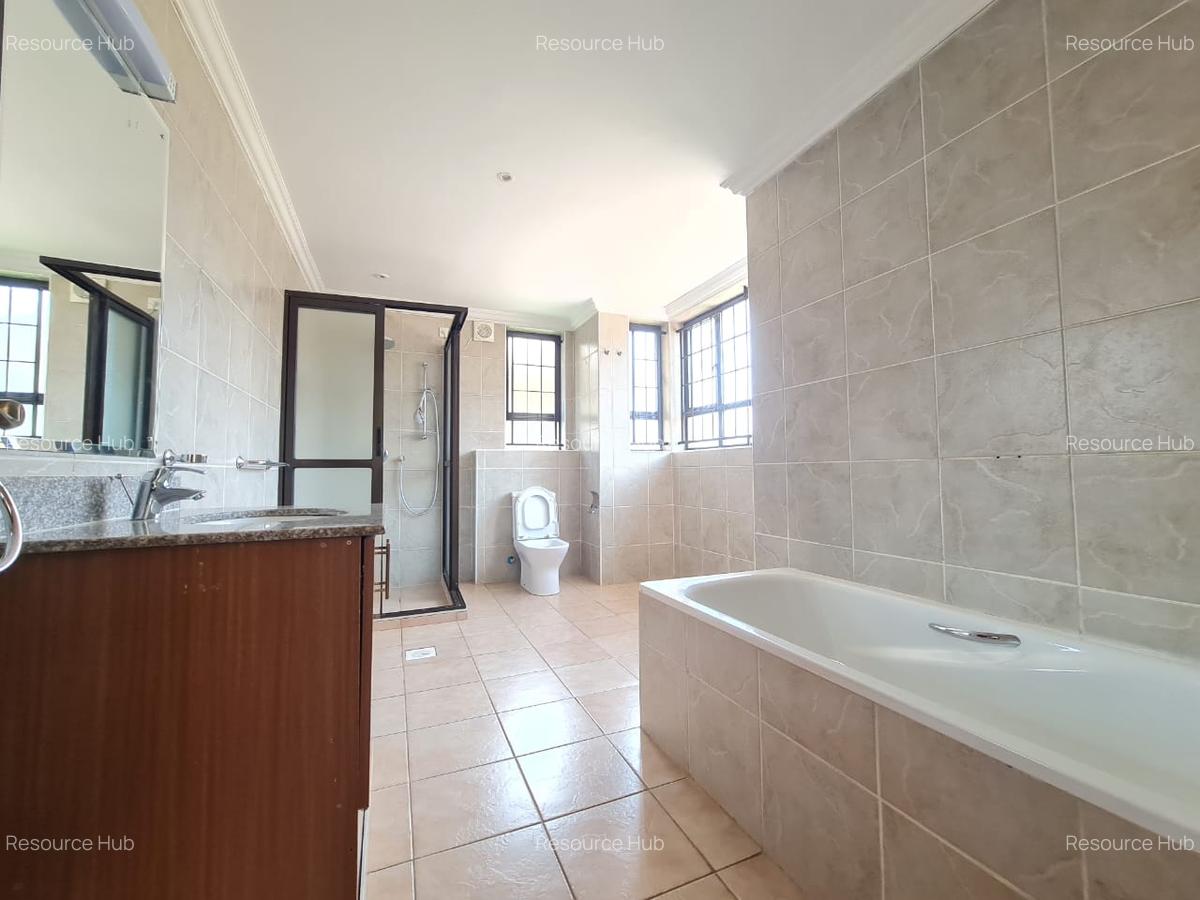 4 Bed Townhouse with En Suite at Runda - 10